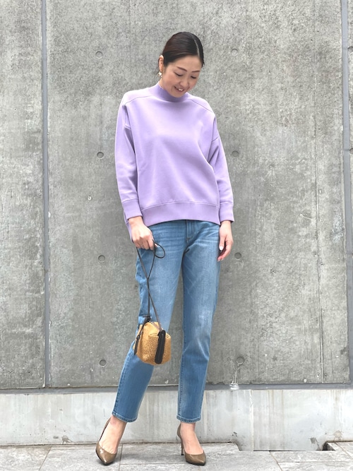 美品❗️【INED】イネド 変則ニットセーター(9)灰色 INED（イネド）の「ハイネックボクシーニット（ニット/セーター