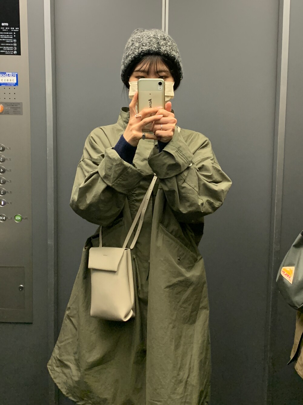 「M65、ニット帽、ニットキャップ、ハンドメイド、ヤーキ、yahki、カーキ、古着コーデ、古着MIX、モッズコート、シンプルコーデ」｜「usedのアイテム（ニットキャップ/ビーニー、グレー系）」を使った、mnkさん（レディース・161cm）の春コーディネートの1枚目の写真