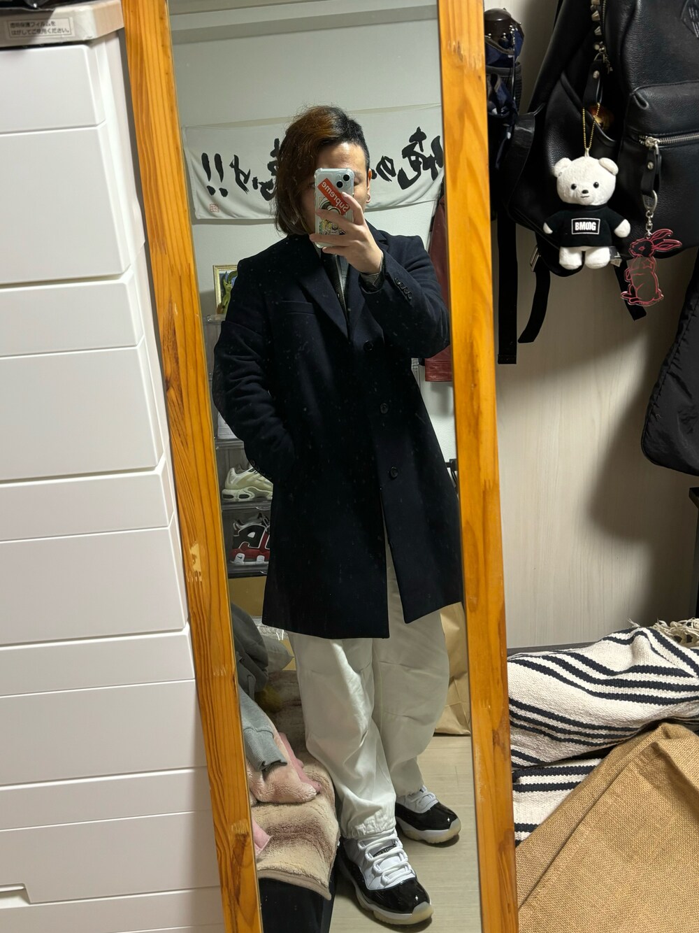 「秋冬コーデ、今日のコーデ、シンプルコーデ、休日スタイル、おしゃれさんと繋がりたい、ファッションを楽しもう、低身長男子、ワイドパンツ、キレイめカジュアル、ストリートコーデ、低身長コーデ、カーゴパンツ、冬アウター」｜「GUのアイテム（トレンチコート、ブルー系）」を使った、Yuya@フォローお願いしますさん（メンズ・167cm）の冬コーディネートの1枚目の写真