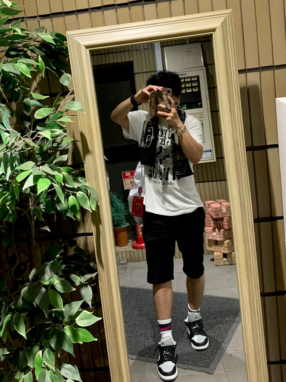 スニーカーを使った「hyde」の人気ファッションコーディネート - WEAR