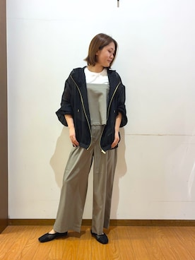 「ITEMS URBANRESEARCH（アイテムズ アーバンリサーチ）のインナー付きリネンライクセットアップ（つなぎ/オールインワン、グリーン系）」を使った、Mizukiさん（レディース・163cm）の春コーディネート