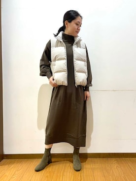 「アイテム（ダウンベスト）」を使った、Mizukiさん（レディース・163cm）の秋コーディネート