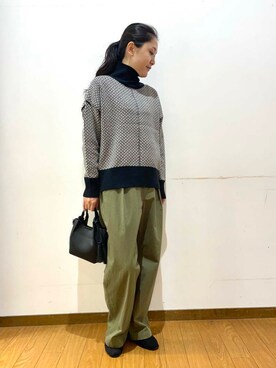 「ITEMS URBANRESEARCH（アイテムズ アーバンリサーチ）のアイテム（チノパンツ）」を使った、Mizukiさん（レディース・163cm）の秋コーディネート