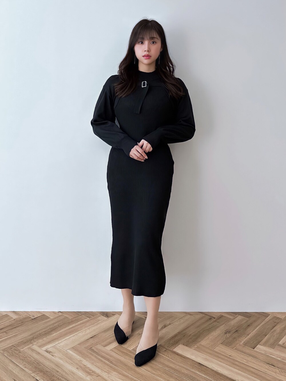 「大人かわいい、大人女子、今日のコーデ、キレイめ、キレイめカジュアル、ロングワンピース、ニットワンピース、デート、カジュアル、earth music&ecology、高身長女子、春コーデ、着回しコーデ、韓国スタイル、プチプラコーデ」｜「earth music&ecologyの[SET2点]ボレロ+ニットワンピース（ワンピース、ブラック系）」を使った、jiyeonさん（レディース・170cm）の冬コーディネートの1枚目の写真