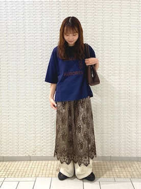 「アイテム（デニムパンツ、ベージュ系）」を使った、mikaさん（レディース・154cm）の秋コーディネート
