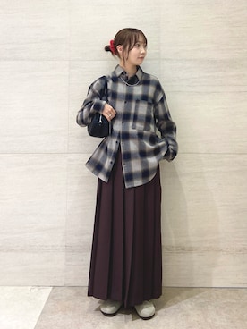 「秋のシャツ着こなし術」｜「アイテム（ボストンバッグ）」を使った、mikaさん（レディース・154cm）の秋コーディネート