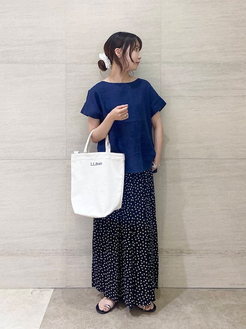 極美品　アーバンリサーチドアーズ　リネンバックタックブラウス　ネイビー URBAN RESEARCH DOORS ブラウス シャツ リネンバックタック