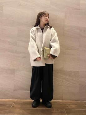 「KBF（ケイビーエフ）のアイテム（スラックス）」を使った、mikaさん（レディース・154cm）の冬コーディネート