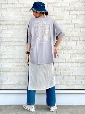 「バックプリント」｜「アイテム（スニーカー）」を使った、えりー👻さん（レディース・173cm）の夏コーディネート