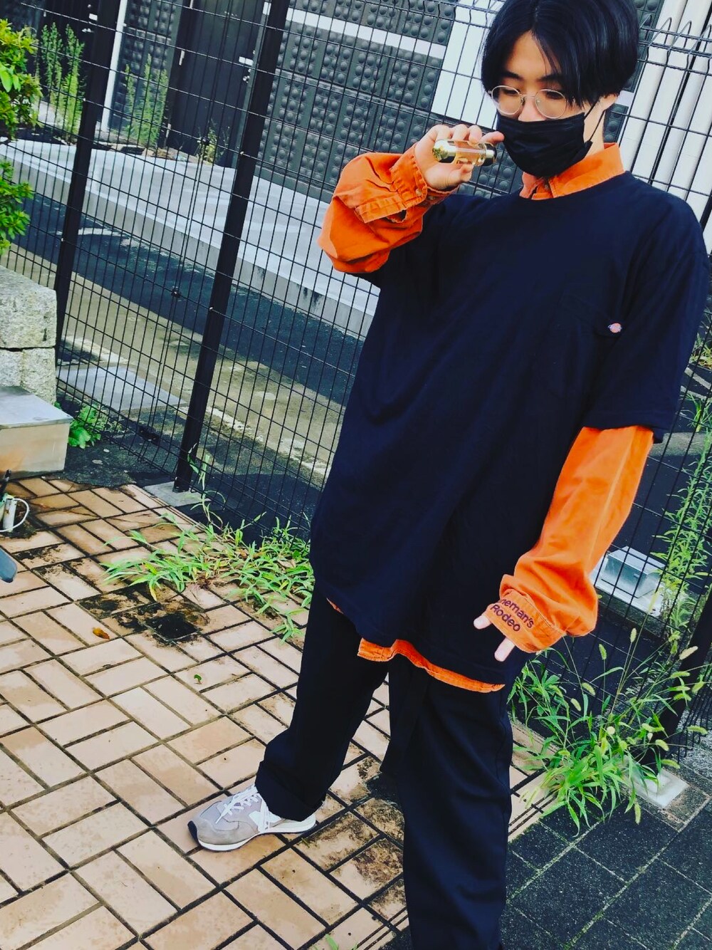 「古着コーデ、ゆるコーデ、カジュアルコーデ」｜「Dickiesのアイテム（パンツ、ブラック系）」を使った、iceman114514さん（メンズ・170cm）の秋コーディネートの1枚目の写真