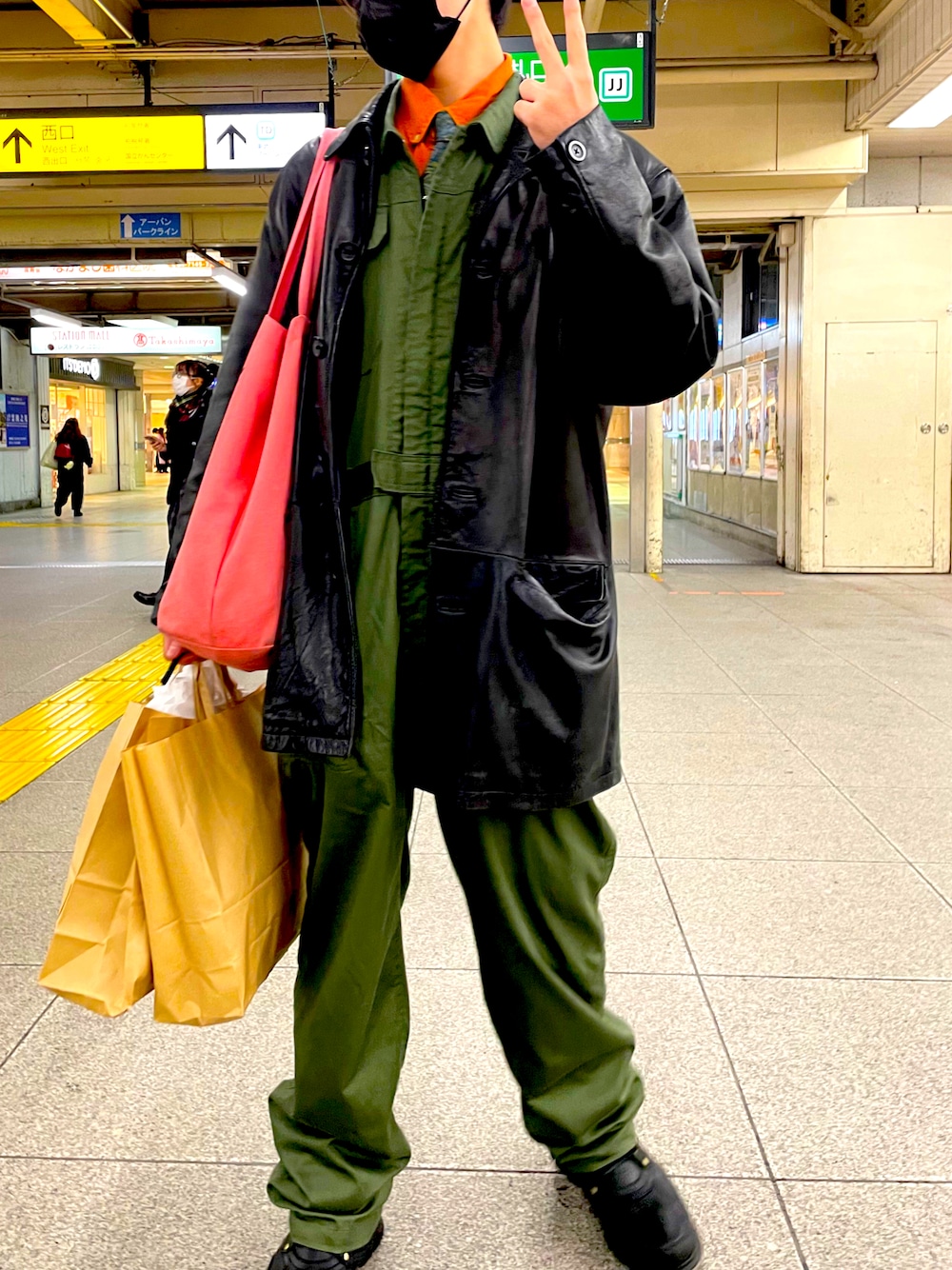 「つなぎ、古着、古着MIX、古着コーデ、古着好きな人と繋がりたい、オレンジ、レザージャケット」｜「usedのアイテム（シャツ/ブラウス、オレンジ系）」を使った、iceman114514さん（メンズ・170cm）の冬コーディネートの1枚目の写真