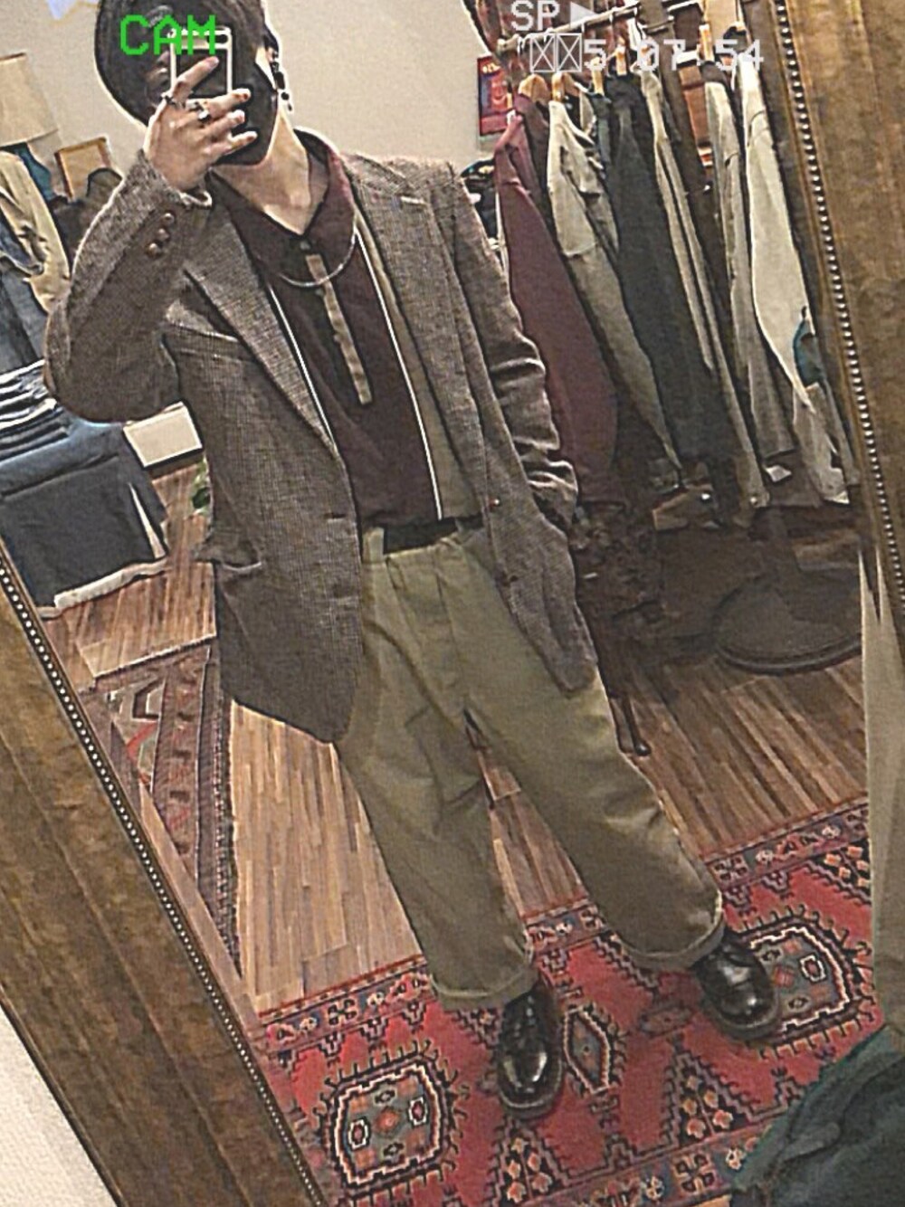 「ジャケット、Dickies、ポロシャツ、古着、古着MIX、古着コーデ、古着好きな人と繋がりたい、古着屋、古着男子」｜「HARRIS TWEEDのアイテム（テーラードジャケット、ブラウン系）」を使った、iceman114514さん（メンズ・170cm）の春コーディネートの1枚目の写真