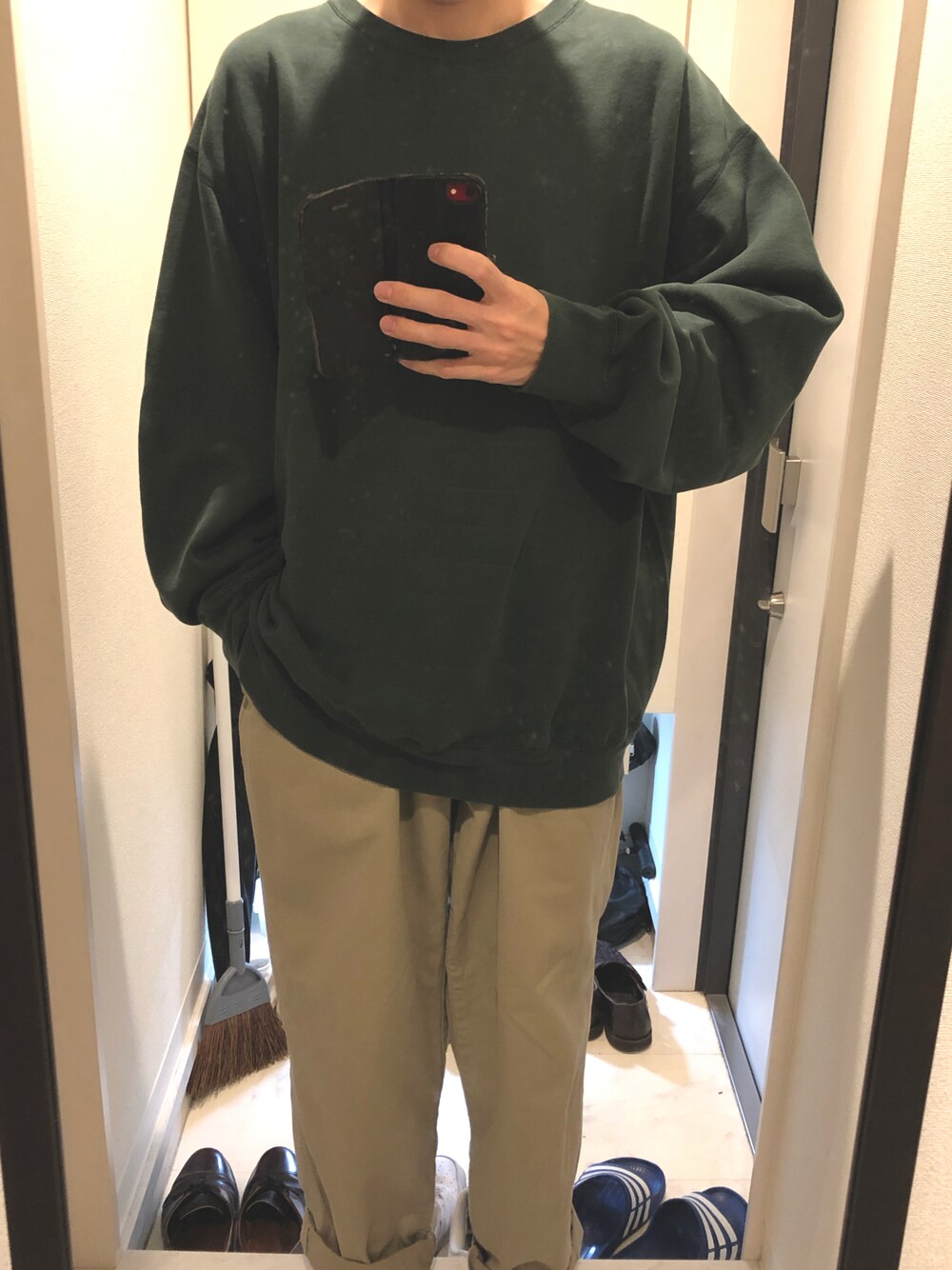 「秋コーデ、シンプルコーデ、秋服準備はじめました、秋冬コーデ、カジュアルコーデ、グリーン、チノパン、スウェット、ラルフローレン、Ralph Lauren、古着、古着MIX、古着コーデ」｜「POLO RALPH LAURENのアイテム（スウェット、グリーン系）」を使った、daiiiikiiiiさん（メンズ・168cm）の秋コーディネートの1枚目の写真