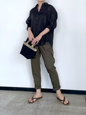 「OUVRAGE CLASSE（ウヴラージュクラス）の【予約】ラミーカシュクールシャツ（シャツ/ブラウス、ブラック系）」を使った、hanaさん（レディース・160cm）の夏コーディネート