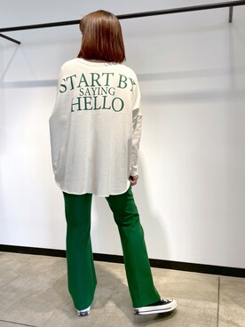 「バックロゴ」｜「アイテム（スニーカー）」を使った、hanaさん（レディース・160cm）の春コーディネート