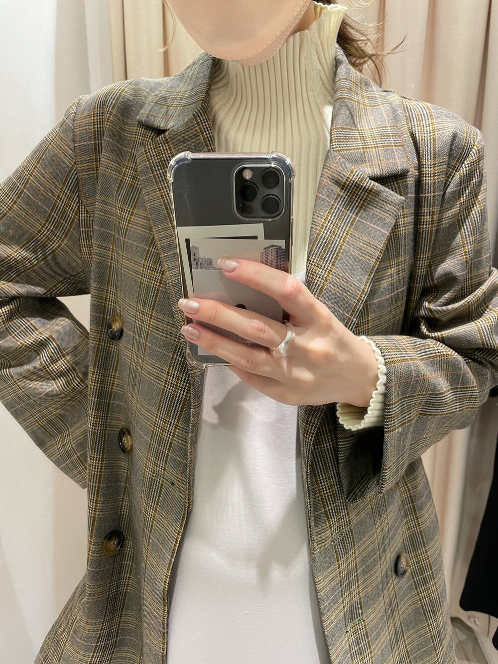 「秋冬コーデ、オトナカジュアル、おしゃれさんと繋がりたい、ワンピース、ダブルテーラージャケット、チェックジャケット、ハイネック、ハイネックリブニット、リブニット、163cm」｜「mysticのダブルテーラージャケット（テーラードジャケット、ベージュ系）」を使った、kaoriさん（レディース・163cm）の秋コーディネートの1枚目の写真