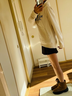 「アイテム（パーカー、ホワイト系）」を使った、Beeさん（レディース・167cm）の秋コーディネート