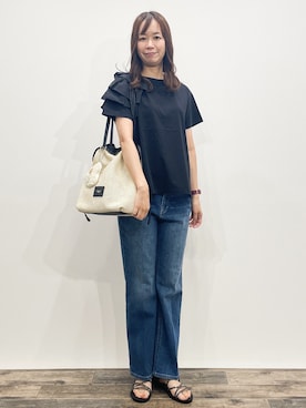 「OPAQUE.CLIP（オペークドットクリップ）の【UV／接触冷感】フリルショルダーカットソー《洗濯機OK》（Tシャツ/カットソー、ブラック系）」を使った、aimiku09さん（レディース・166cm）の夏コーディネート