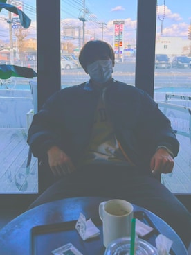 「古着好きな人と繋がりたい」｜「アイテム（ダウンジャケット/コート）」を使った、山根　響　Hibiki Yamaneさん（メンズ・178cm）の冬コーディネート