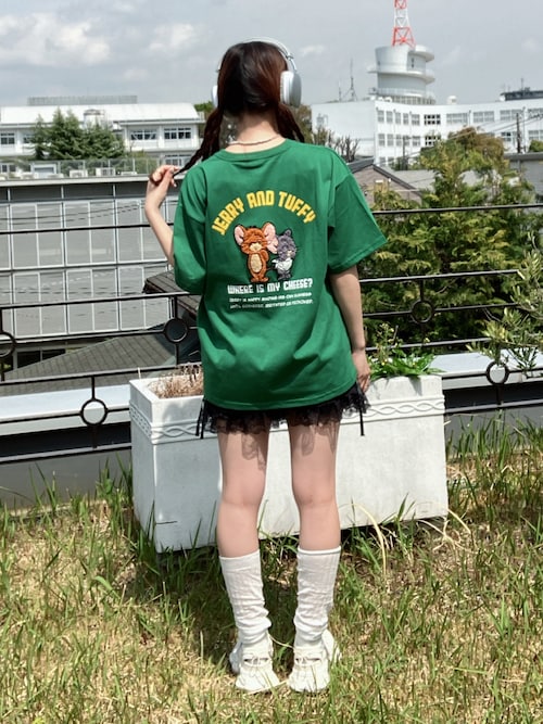 ○アクリルキーホルダー付き トムとジェリー 刺繍Tシャツ 【TOM and