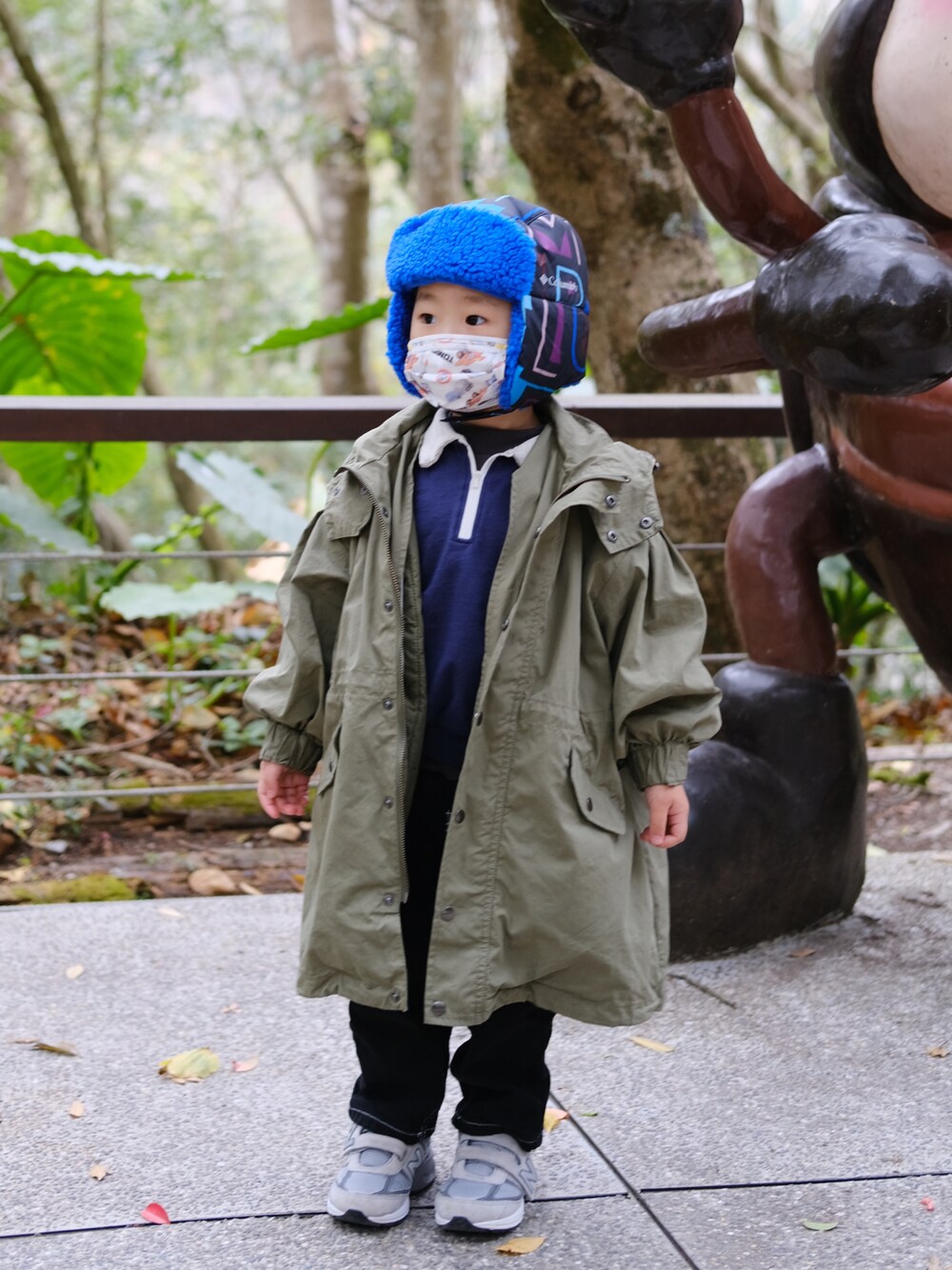 「Columbiaのアイテム（ニットキャップ/ビーニー、ブルー系）」を使った、housebabypresleyさん（キッズ・100cm）の冬コーディネートの1枚目の写真