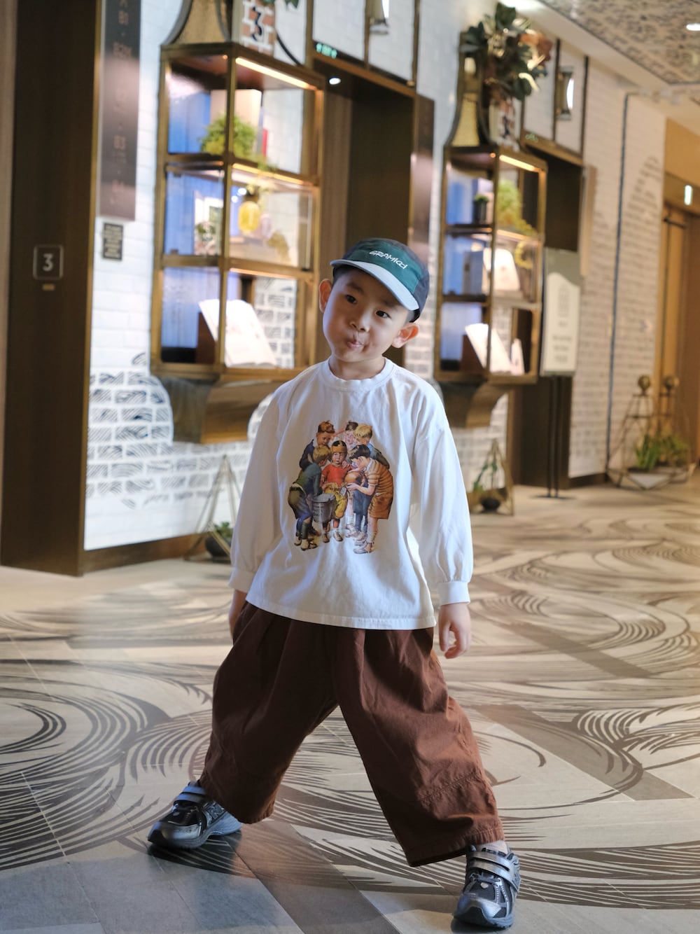 「Gramicciのアイテム（キャップ、グリーン系）」を使った、housebabypresleyさん（キッズ・110cm）の春コーディネートの1枚目の写真