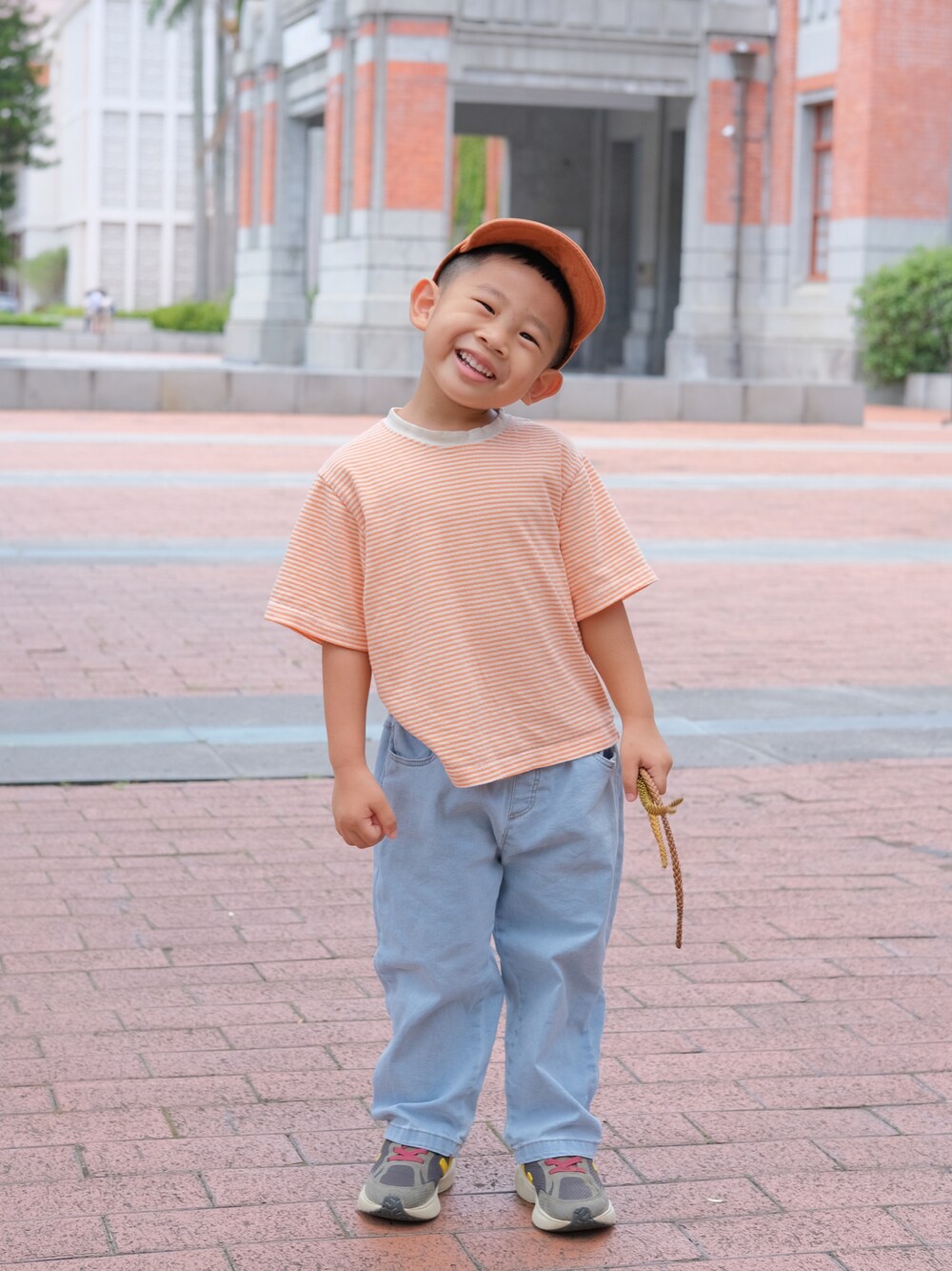 「韓國子供服のアイテム（Tシャツ/カットソー、オレンジ系）」を使った、housebabypresleyさん（キッズ・100cm）の夏コーディネートの1枚目の写真