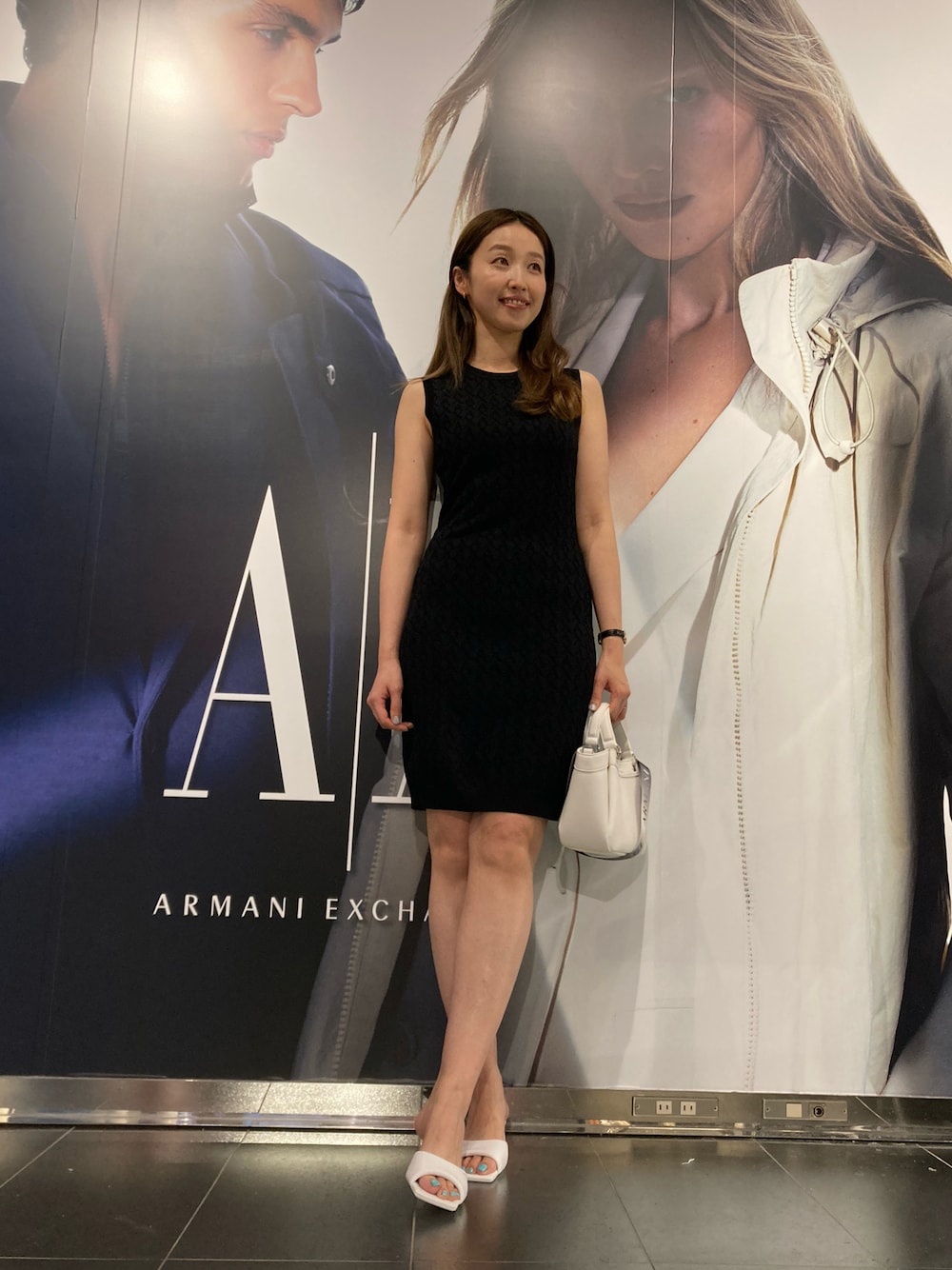 「AXchange、AXchanger、アルマーニエクスチェンジ、ワンピース、シンプルスタイル、大人コーデ、キレイめ、タイトワンピース」｜「ARMANI EXCHANGEの【A|X アルマーニ エクスチェンジ】オールオーバーロゴ　ニットワンピース（ワンピース、ブラック系）」を使った、naobeさん（レディース・169cm）の秋コーディネートの1枚目の写真