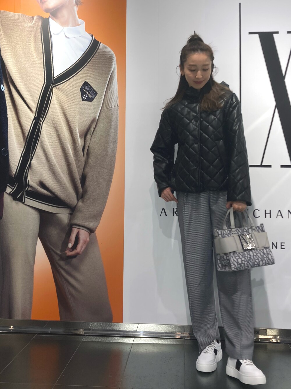 「秋冬、オトナカジュアル、シンプル、秋冬コーデ、オトナ女子、AXchanger、AXchange、アルマーニエクスチェンジ、休日スタイル」｜「ARMANI EXCHANGEの【A|X アルマーニ エクスチェンジ】ジャガードチェック　テーパードパンツ（スラックス、ブルー系）」を使った、naobeさん（レディース・169cm）の秋コーディネートの1枚目の写真