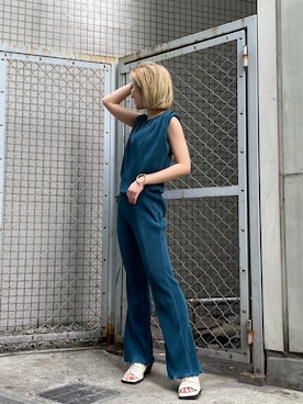 「アイテム（ブレスレット）」を使った、武島マリアさん（レディース・157cm）の春コーディネート