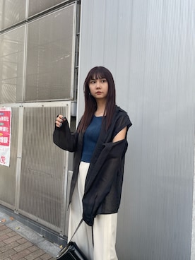 桂束咲さんの「2WAYシアーシャツ」を使ったコーディネート