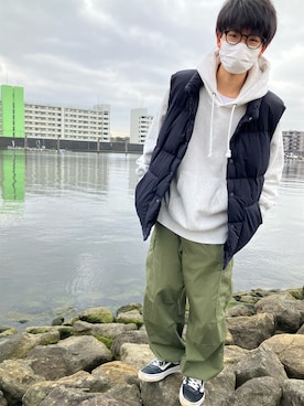 「GUコーデ」｜「アイテム（ダウンベスト）」を使った、ユウトさん（メンズ・175cm）の冬コーディネート