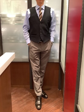 「アイテム（ビジネスシャツ）」を使った、TOKYO SHIRTS おおたかの森店さん（メンズ・177cm）の秋コーディネート