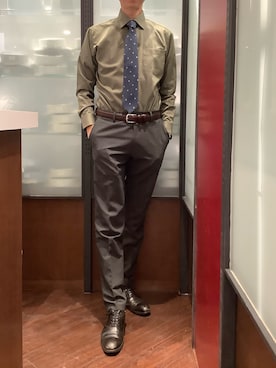 「アイテム（ビジネスシャツ）」を使った、TOKYO SHIRTS おおたかの森店さん（メンズ・177cm）の秋コーディネート