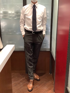 「アイテム（ビジネスシャツ）」を使った、TOKYO SHIRTS おおたかの森店さん（メンズ・177cm）の秋コーディネート