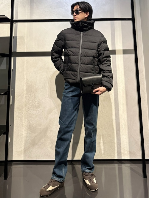 エンポリオ アルマーニ】フード付きダウンジャケット ナイロン