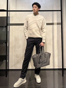 「EMPORIO ARMANI（エンポリオアルマーニ）の【エンポリオ アルマーニ】ショッパー ジャカードキャンバス オールオーバーモノグラム ミディアム（トートバッグ）」を使った、IBUKIさん（メンズ・182cm）の冬コーディネート