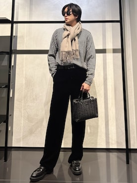 「アイテム（トートバッグ、ブラック系）」を使った、IBUKIさん（メンズ・182cm）の冬コーディネート