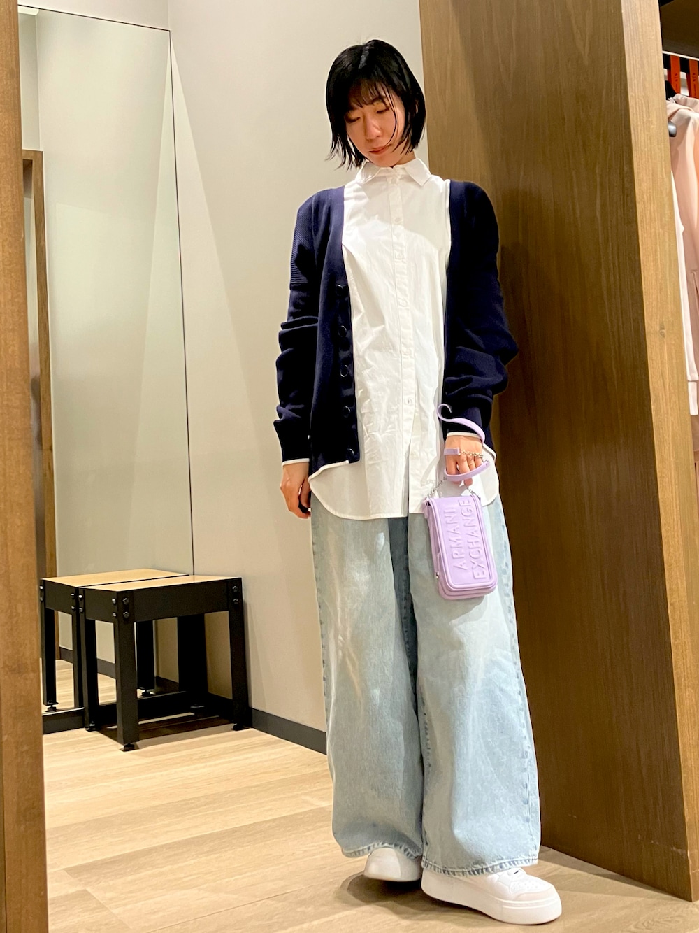 「シャツスタイル、アルマーニエクスチェンジ、armaniexchange、ARMANIEXCHANGE、AXchange、AXchanger、秋コーデ、ワイドパンツ、カジュアル、秋服準備はじめました、ゆるコーデ」｜「ARMANI EXCHANGEの【A|X アルマーニ エクスチェンジ】ライトブルーウォッシュ　デニムパンツ_J33 SUPER WIDE LEG（デニムパンツ、ブルー系）」を使った、TANAYURIさん（レディース・166cm）の夏コーディネートの1枚目の写真
