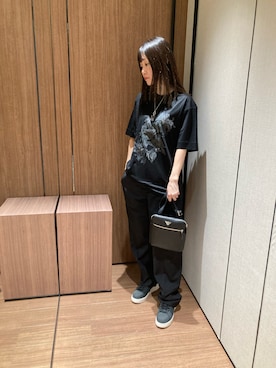 「刺繍」｜「アイテム（スニーカー）」を使った、チさん（レディース・160cm）の春コーディネート