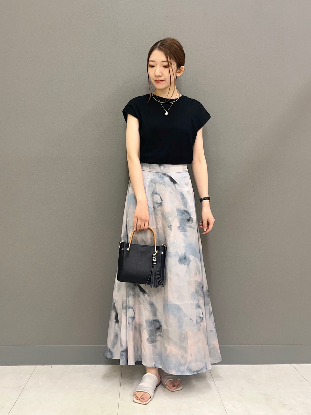 sakiさんの「『一部WEB限定カラー』オーガニックコットンフレンチスリーブTシャツ（SENSE OF PLACE by URBAN RESEARCH）」を使ったコーディネートの1枚目の写真
