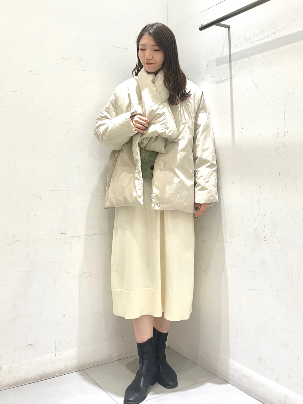 sakiさんの「『堀田真由さん着用』マフラー付シームレスダウン（SENSE OF PLACE by URBAN RESEARCH）」を使ったコーディネートの1枚目の写真