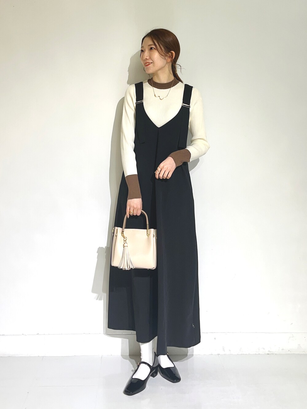 sakiさんの「3.5センチメリージェーンパンプス（RODE SKO）」を使ったコーディネートの1枚目の写真