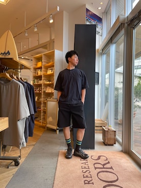 「URBAN RESEARCH DOORS（アーバンリサーチドアーズ）のTOMPKINS ヘンリーネック ショートスリーブ Tシャツ（Tシャツ/カットソー、ブルー系）」を使った、sabata kotaroさん（メンズ・178cm）の夏コーディネート
