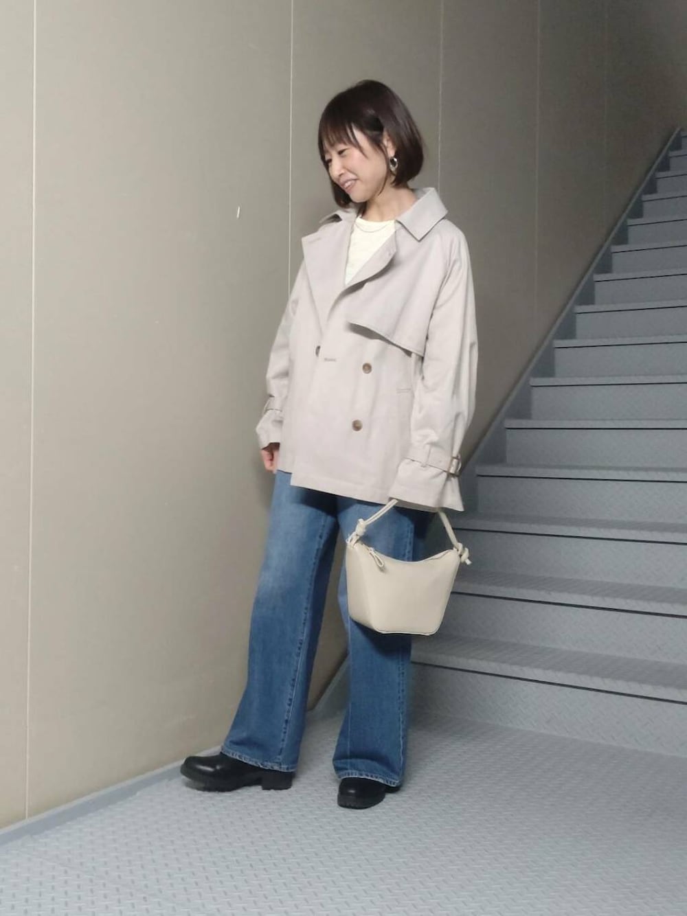 「デニム、ママコーデ、SonnyLabel、春アウター、newarrival、低身長おススメアウター、私の推しデニムスタイル」｜「URBAN RESEARCH Sonny LabelのスラブベーシックロングスリーブTシャツ（Tシャツ/カットソー、イエロー系）」を使った、mayuさん（レディース・153cm）の冬コーディネートの1枚目の写真