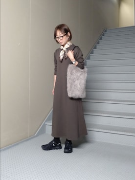 「URBAN RESEARCH Sonny Label(アーバンリサーチサニーレーベル)の『別注』Champion×Sonny Label テントワンピース(ワンピース、グレー系)」を使った、mayuさん(レディース・153cm)の秋コーディネート