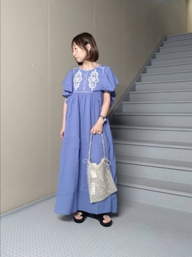 「URBAN RESEARCH Sonny Label(アーバンリサーチサニーレーベル)のスパンコールエンブロイダリーワンピース(ワンピース、ブルー系)」を使った、mayuさん(レディース・153cm)の春コーディネート