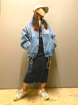 「Desigual（デシグアル）のアイテム（デニムジャケット）」を使った、Desigual 幕張新都心 STAFFさん（レディース・160cm）の春コーディネート