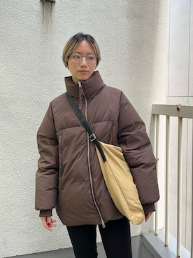 「SENSE OF PLACE by URBAN RESEARCH(センスオブプレイスバイアーバンリサーチ)の調温/撥水モンスターダウン(その他アウター、ブラウン系)」を使った、kasumiさん(レディース・166cm)の夏コーディネート