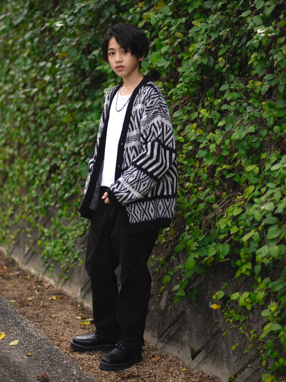 KUON 数井琥恩さんの「LOVEHUNTER / ハイソール スクェアトゥ　チェーンローファー (1731)　チェーンモチーフ（LOVEHUNTER）」を使ったコーディネートの1枚目の写真